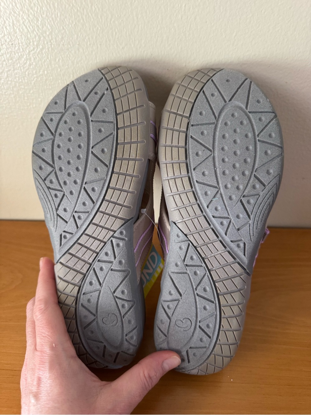 BareTraps Gray Sandals - New with Tags - Picture 10 of 12